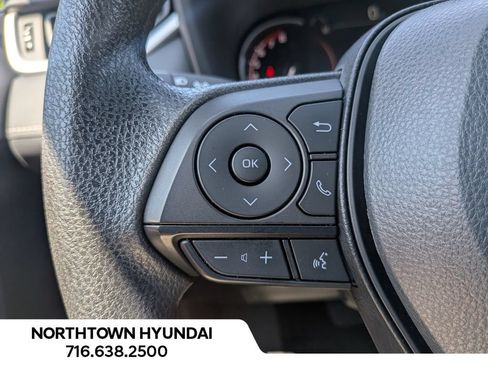Used 2025 Toyota RAV4 XLE AWD/4WD image 25