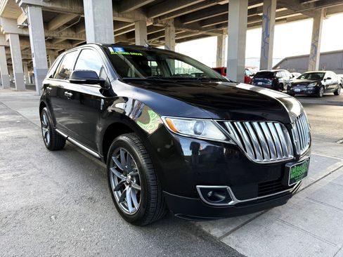 Used 2013 Lincoln MKX AWD image 3