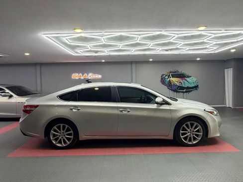 Used 2013 Toyota Avalon XLE Touring FWD image 7