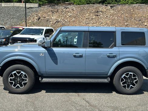 Certified 2025 Ford Bronco Outer Banks AWD/4WD image 2