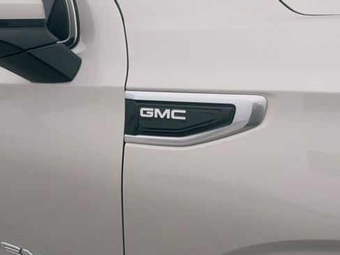 Used 2023 GMC Yukon Denali w/ Advanced Technology Package image 13