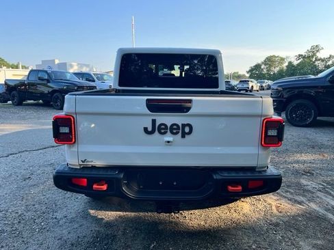 Used 2026 Jeep Gladiator Mojave AWD/4WD image 8