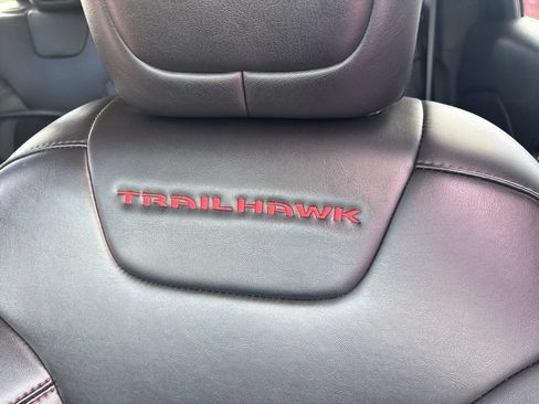 Used 2019 Jeep Cherokee Trailhawk w/ Cold Weather Group AWD/4WD image 27