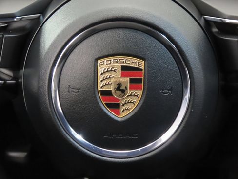 Certified 2026 Porsche Macan AWD/4WD image 21
