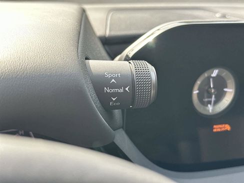 Used 2024 Lexus ES 300h w/ Premium Package image 29