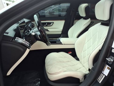 Used 2022 Mercedes-Benz S 580 4MATIC Sedan w/ AMG Line Package image 20