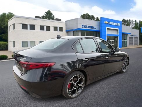 Used 2022 Alfa Romeo Giulia Veloce image 4