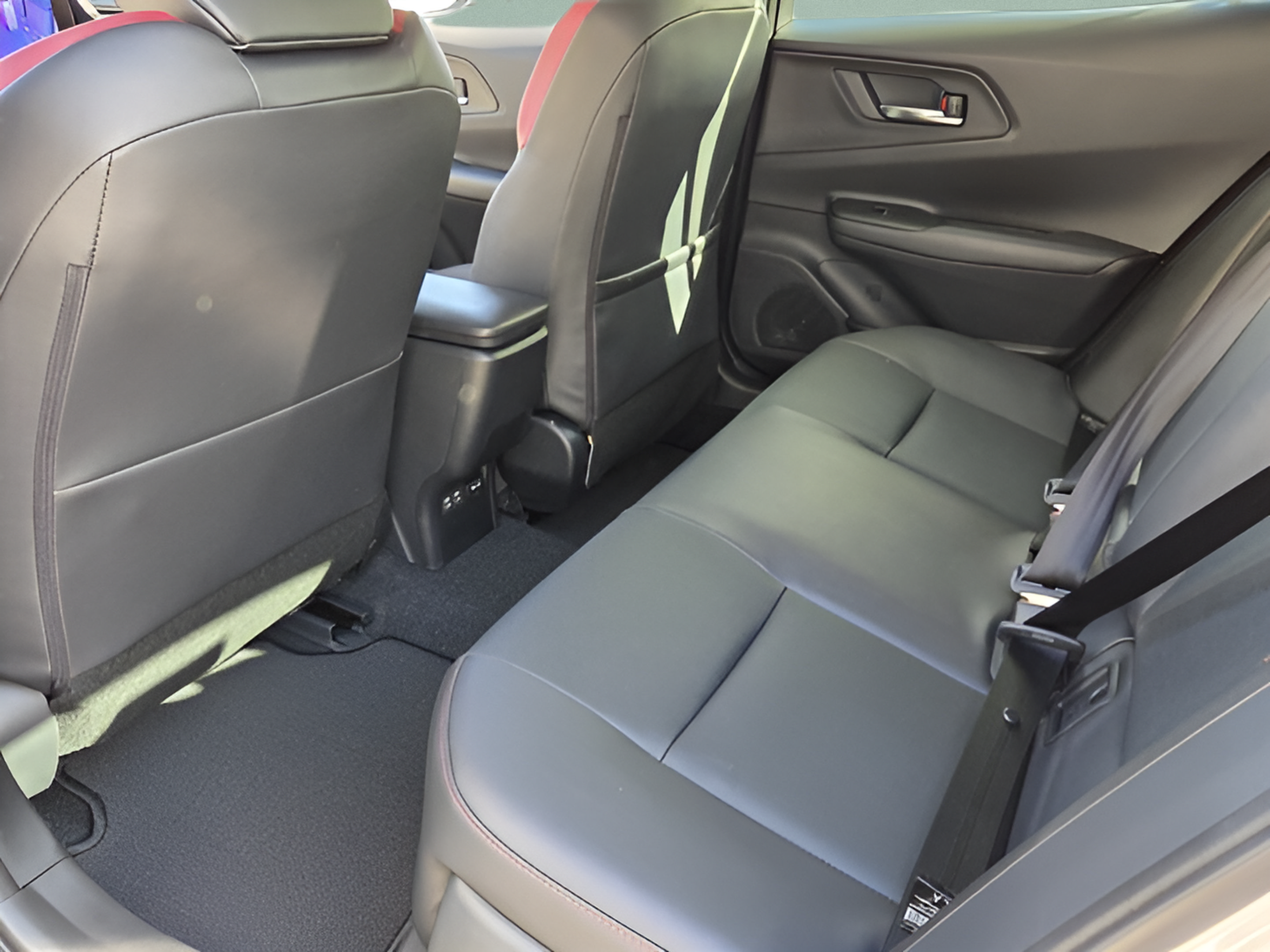 New 2026 Toyota Prius Plug-In Hybrid FWD image 25