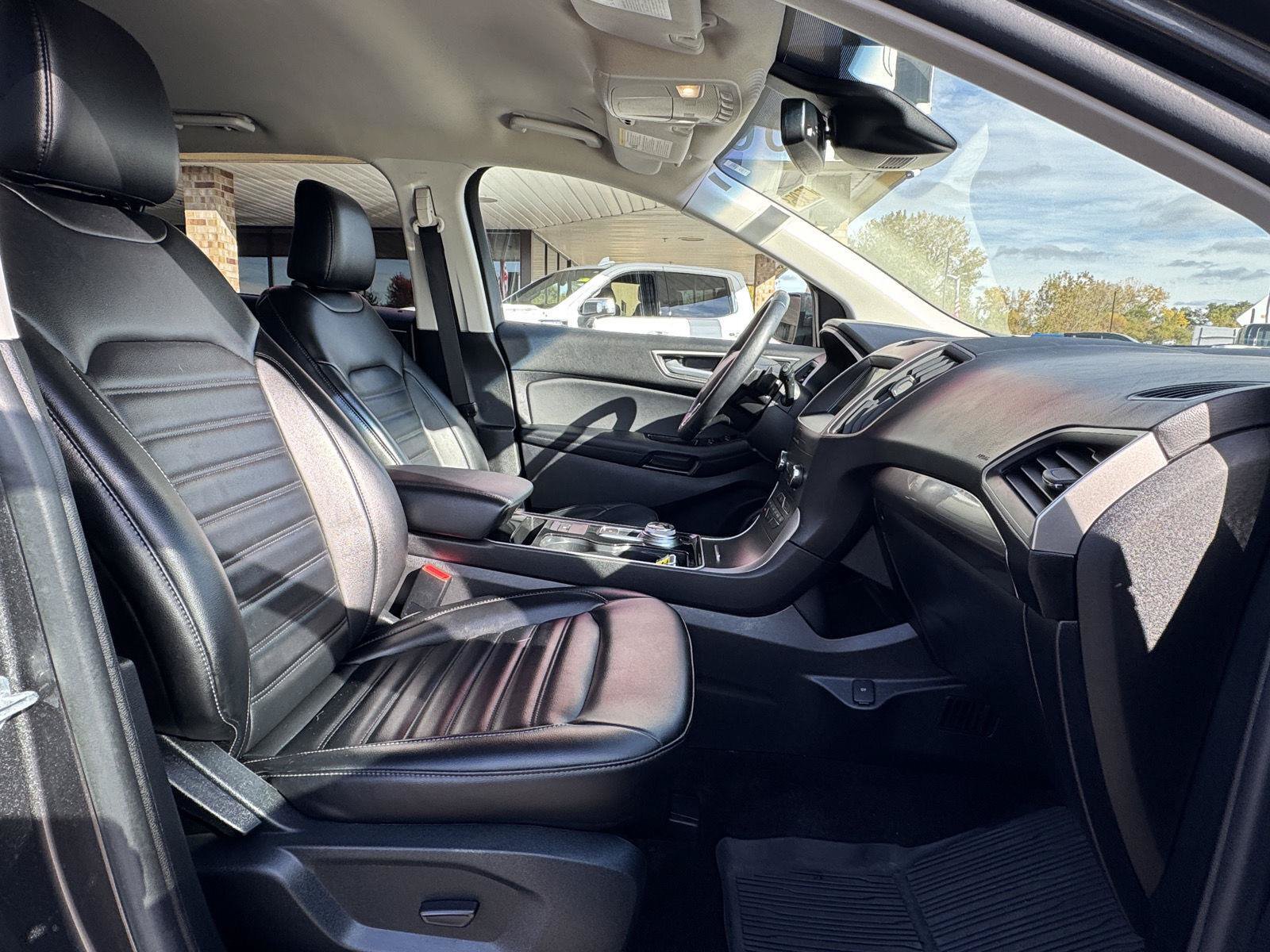Used 2020 Ford Edge SEL w/ Convenience Package AWD/4WD image 25