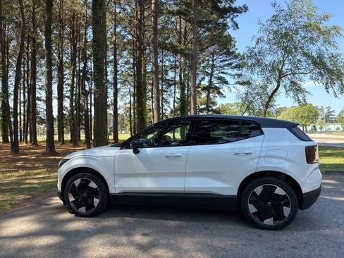 New 2026 Volvo EX30 Plus AWD/4WD image 9