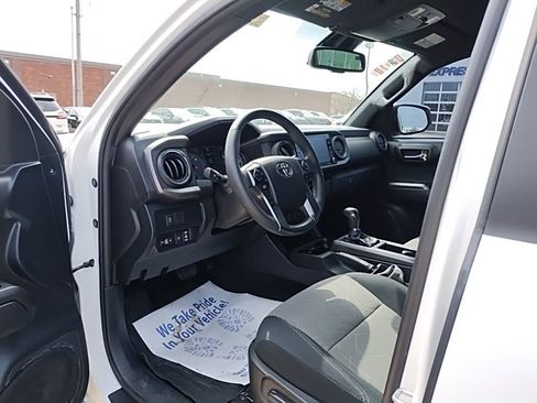 Used 2021 Toyota Tacoma TRD Sport w/ Technology Package image 21