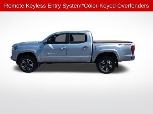 Used 2018 Toyota Tacoma TRD Sport w/ Technology Package image 8