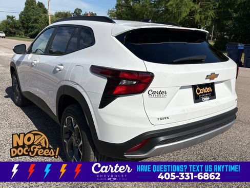 New 2026 Chevrolet Trax LT w/ LT Convenience Package FWD image 10