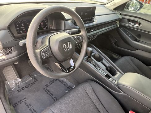 Certified 2025 Honda Accord SE image 17
