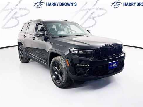 Used 2023 Jeep Grand Cherokee Limited w/ Luxury Tech Group II AWD/4WD image 28
