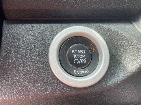 Used 2016 RAM 1500 Laramie w/ Convenience Group AWD/4WD image 9
