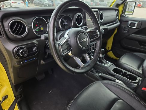 Used 2023 Jeep Wrangler Sahara w/ Cold Weather Group image 13