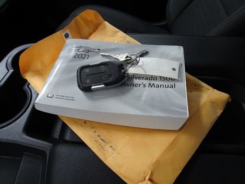 Used 2021 Chevrolet Silverado 1500 LT w/ Bed Protection Package image 45