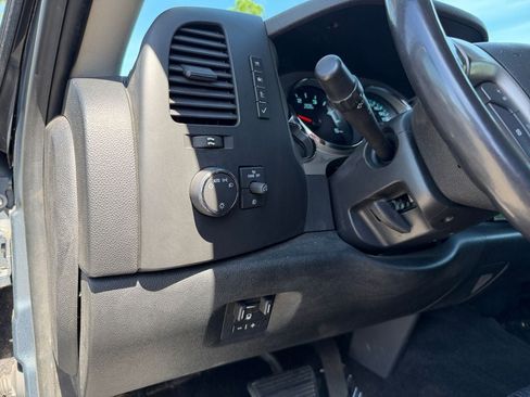 Used 2011 Chevrolet Silverado 3500 LT AWD/4WD image 17