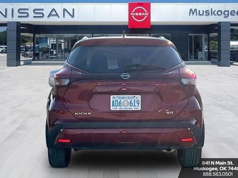 Used 2023 Nissan Kicks SR w/ SR Premium Package FWD image 6