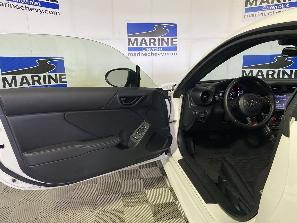 Used 2024 Toyota GR86 RWD image 27
