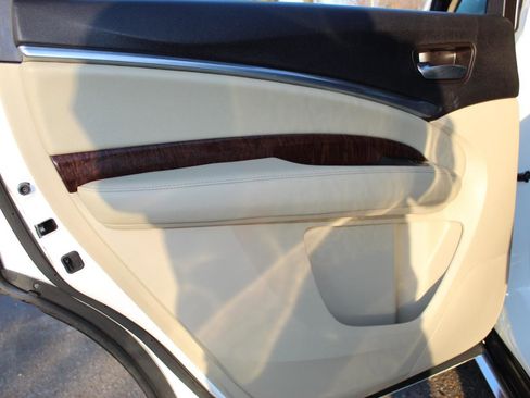 Used 2017 Acura MDX SH-AWD image 12