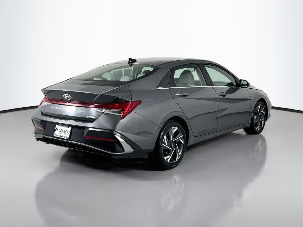Used 2025 Hyundai Elantra Limited FWD image 6