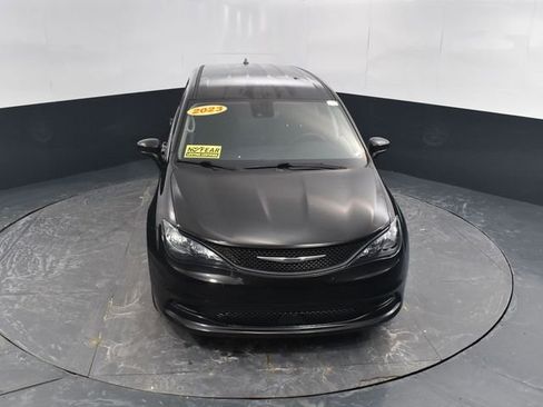 Used 2023 Chrysler Voyager LX FWD image 41