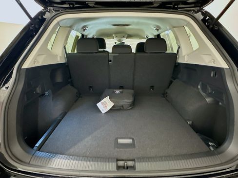 Used 2024 Volkswagen Tiguan S AWD/4WD image 29