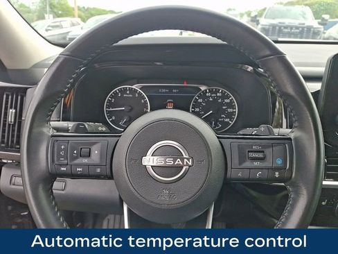 Used 2022 Nissan Pathfinder SV AWD/4WD image 4