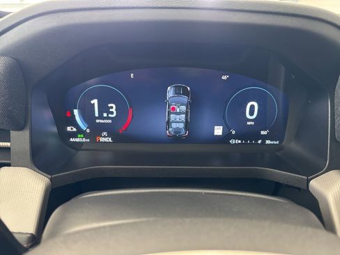 Used 2025 Ford Explorer Active AWD/4WD image 8