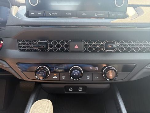 Used 2025 Honda Accord LX image 30
