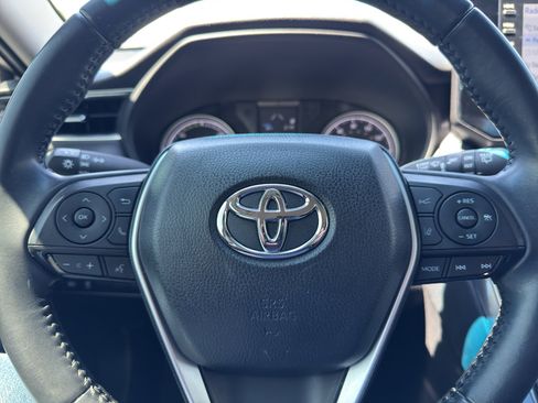Used 2022 Toyota Venza LE AWD/4WD image 18