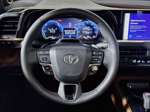Used 2025 Toyota Crown Signia w/ Advanced Technology Package AWD/4WD image 13