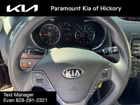 Used 2017 Kia Forte LX FWD image 25