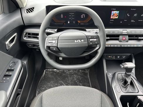 New 2026 Kia K4 FWD image 14