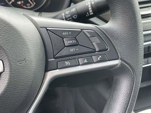 Used 2025 Nissan Altima 2.5 SV image 18