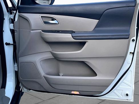 Used 2016 Honda Odyssey EX image 22