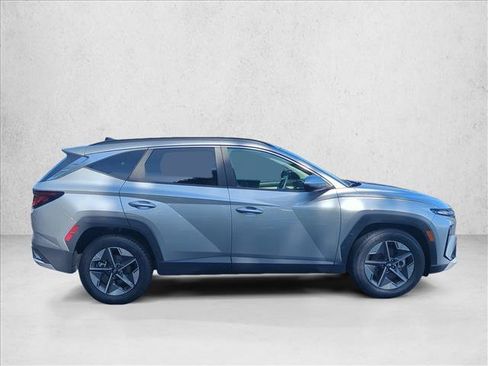 Used 2025 Hyundai Tucson SEL FWD image 4