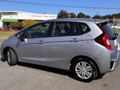 Used 2017 Honda Fit LX image 4