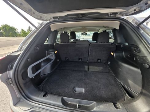 Used 2017 Jeep Cherokee Sport image 14