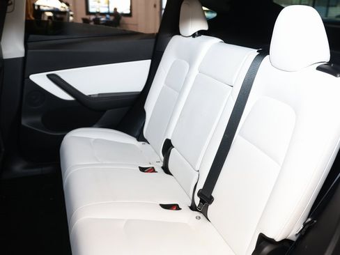 Used 2021 Tesla Model Y Performance image 13