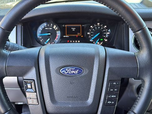 Used 2017 Ford Expedition XLT AWD/4WD image 9
