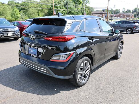 Used 2023 Hyundai Kona Limited w/ Cargo Package FWD image 7