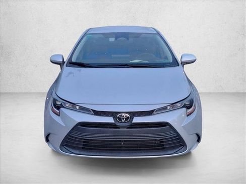Used 2024 Toyota Corolla LE FWD image 2