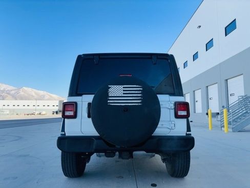 Used 2022 Jeep Wrangler Unlimited Sport image 4