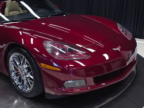 Used 2006 Chevrolet Corvette Convertible w/ Preferred Equipment Group RWD image 44