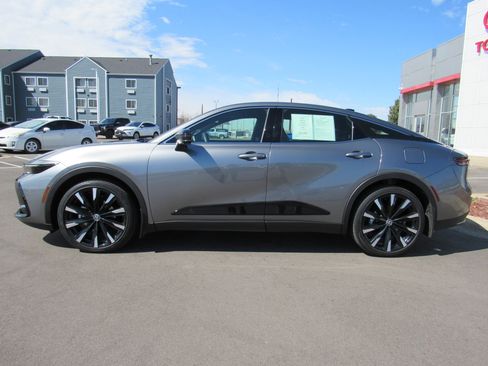 Used 2026 Toyota Crown Platinum image 9