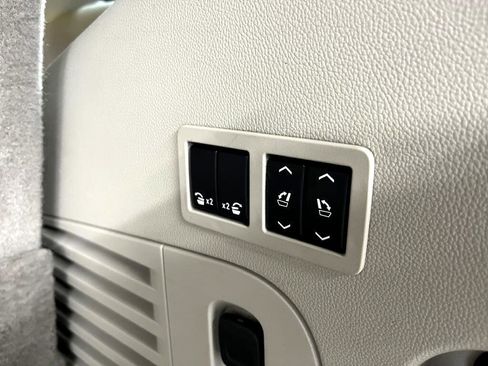 Used 2018 GMC Yukon Denali w/ Denali Ultimate Package image 31