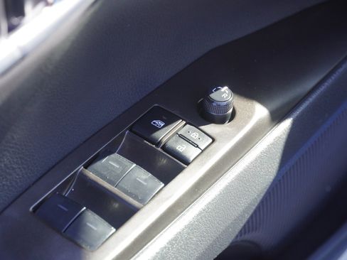 Used 2024 Toyota Camry SE image 18